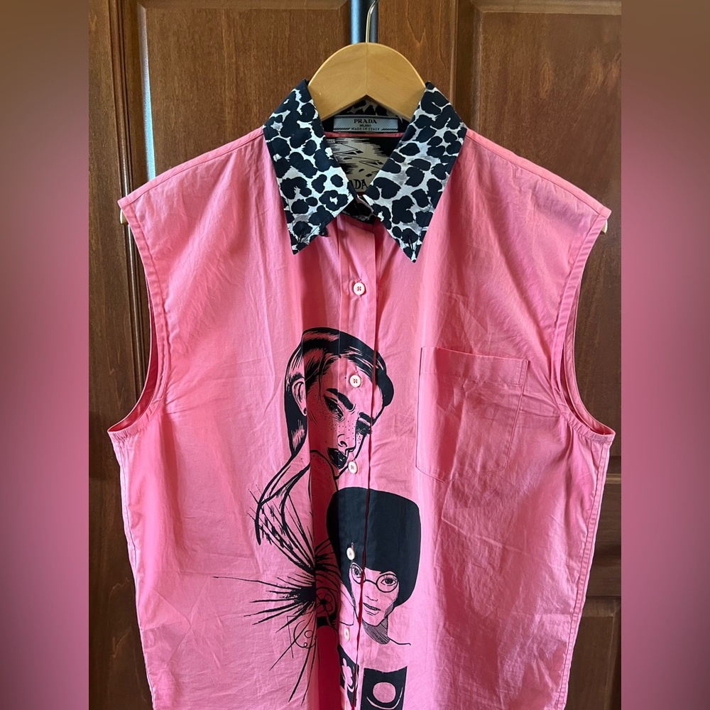 Prada Top Sleeveless Button Down Shirt with Comics Print Pink Black Size 8 (44) - Picture 4 of 16